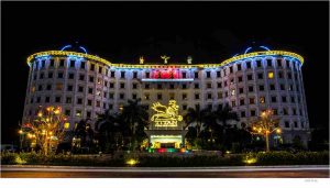Titan King Resort and Casino dang cap